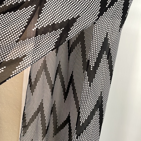 Black and White Printed Maxi Skirt with side slits and inner skirt lining, Small - Picture 4 of 8